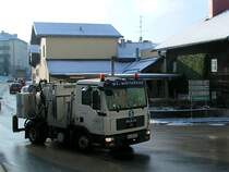 MAN mit  WC-Kabinenentleerungsaufbau  eilt schon zum n�chsten Einsatz;100104