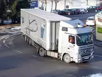 ACTROS 1846 der Spedition ANGERMAYR ist mit FACC A380  Auflieger unterwegs;091222