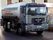 MAN 19.364 bei der Zustellung von Kraftfutter in Gaspoltshofen;091113