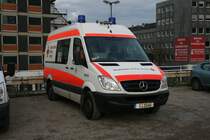 DRK Essen
KTW
10/13
E 2045
Aufgenommen an der Hachestr. in Essen.

