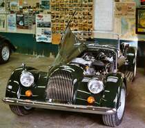 Ein Meisterstck nach geleisteter Handwerksarbeit - 
The Morgan Motor Company ,ist ein britischer Kraftfahrzeughersteller. Die Gesellschaft wurde 1910 durch H.F.S Morgan gegrndet und wurde von ihm bis 1959 gefhrt. Peter Morgan, Sohn von H.F.S., fhrte die Gesellschaft bis zu seinem Tod 2003.


Die Fabrik hat ihren Sitz in Malvern - Link (ein Stadtteil von Malvern)  und hat ca. 155 Angestellte. Alle Autos werden mit der Hand hergestellt. Die Wartezeit fr ein Auto kann bis zu ein Jahr betragen. Produziert werden ungefhr neun Autos pro Woche und dauert fr  jedes Auto etwa drei Monate.
