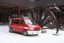 Feuerwehr Essen
ELW
9/8
E 2035
Aufgenommen bei der Er�ffnung der Ruhr 2010 am 10.1.2010 auf der Zeche Zollverein.