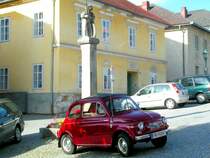 Puch500 possiert vor dem  Prangermandl  aus dem Jahr 1574 !    BAD-ZELL 061019