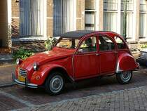 2CV6 Spcial fotografiert in Leiden, Niederlande am 13-10-2007.