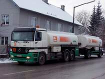 ACTROS2543 der Lagerhausgenossenschaft Geinberg�Ried erreicht mit vollen Tanks die Bezirksstadt;091221