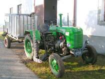 STEYR15 mit angebautem M�hbalken aus dem Jahr1956 leistet noch immer ordentliche Dienste. BAD-ZELL Okt.2006