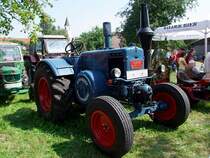 LANZ-BULLDOG,Typ:D1506 hat sich mit seinen 55PS zur Oldtimerausstellung in Reichersberg gesellt;090809