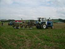 ZT303 mit 5 Schar Pflug auf einen Feld in Klaffenbach