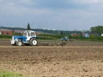 ZT 303 mit 5Schar Pflugsowie ein Weiterer ZT303 mit Feingrubber auf einen Feld in Klaffenbach