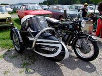 BMW-R60 (Baujahr1958) ist mit Beiwagen(Rekord)am Sammelplatz in Neukirchen/V�ckla vorgefahren;090705