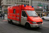 Feuerwehr Essen 
RTW
11/23
E 2240
Mercedes 416 CDI
Aufgenommen am HBF Essen,5.2.2010.