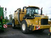 Glleausbringer Terra Gator 2104 stand auf auf dem Gelnde des Traktorentreffens in Schellenberg