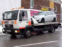 MAN 8.163 des ARB erreicht mit seiner Ladung die Braunauer-Strae in Ried i.I.;100212