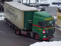 DAF-XF105.460 steuert mit einem Schwarzmller-Auflieger die Firmenzentrale meiner  Lieblingsspedition  an;100212