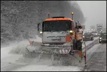 MAN POWER;-) MAN FE360A rumt die Normalspur in Richtung Drolshagen. (29.01.2010)