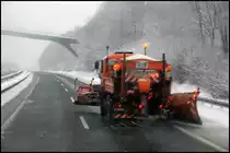 MAN FE360A ist zwischen den Anschlussstellen Ldenscheid-Sd und Ldenscheid unterwegs. (29.01.2010)