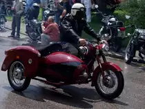 Start frei! fr PUCH-Beiwagenmaschine bei der Oldtimerausfahrt in Neukirchen/Vckla ;090705