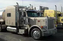 Peterbilt Zugmaschine der Firma Indian River Transports wurde im September 2007 in Kalifornien USA auf einem großen Truckerrastplatz an der 99 zwischen Bakersfield und Fresno gesehen und sofort abgelichtet.