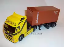VOLVO FH XL Globetrotter mit Container TRITON Steckvariante aus HERPA Teilen in 1:87. Das Modell Endstand nach dem ich das original in Marl gesehen habe. NTK ( NEUTRALES TRANSPORT KONTOR GMBH )
