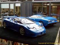 Bugatti EB 110 SS vorn und EB 110 GT hinten - Supersportwagen - fotografiert am 09.11.2009 im Meilenwerk Berlin - Copyright @ Ralf Christian Kunkel 