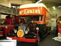 White WA 2264 Baujahr 1949 mit einem belgischen Mbelkofferaufbau. 27.03.2008 Technoclassica