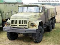 ZIL 131 UKS-400 - Verdichteranlage fr Bereitstellung von Druckluft und Befllung von Druckluftgefen 400 kp/cm - NVA - fotografiert im Flugplatzmuseum Cottbus am 05.03.2006 - Copyright @ Ralf Christian Kunkel 
