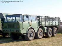 Tatra 813 8x8 - Zugmaschine fr bis zu 100 t, extrem gelndegngig, NVA - fotografiert zum 6. Tatra-Treffen Seehausen am 19.09.2009 - Copyright @ Ralf Christian Kunkel 