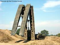 BLG 60 - Brckenlegegert (Brckenlegepanzer), Pioniertechnik, sowjetische Armee, CA, NVA - fotografiert zum 6. Tatra-Treffen Seehausen am 19.09.2009 - Copyright @ Ralf Christian Kunkel 