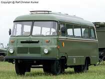 Robur LO 3000 Fr 2 M/ B 21 - KOM, Kraftomnibus, NVA - fotografiert beim Militr- und Nutzfahrzeugfahrzeugtreffen am Flugplatzmuseum Cottbus am 18.07.2009 - Copyright @ Ralf Christian Kunkel 