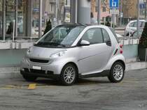 Grauer Smart in der Stadt Zrich am 16.01.2010