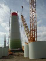 Hier der Baukran der Firma Schmidbauer leider verdeckt, aber man die den unteren Aufbau vom Turm sehr gut. Am 27.02.10