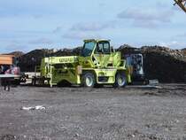 Eine Merlo Teleskoplader am 27.02.10 bei einer Windkraftanlagenbaustelle.