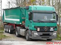 Actros 1844 mit einem Kippauflieger. Dortmund 01.11.2007.