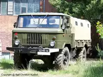 GAZ 66 Pritschenwagen - Material- und Mannschaftstransport, Allrad, Sowjetarmee, CA, lief auch bei der NVA - fotografiert am 23.05.2009 beim Milit�rfahrzeug-Treffen, St. Barbara Halle, Altes Lager/J�terbog im Land Brandenburg - Copyright @ Ralf Christian Kunkel
