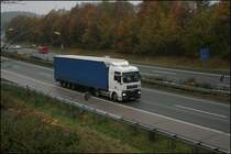 TGA 440 fhrt bei Ldenscheid Sd Richtung Norden.