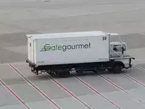 03.03.10,Catering Fahrzeug,D�sseldorf Flughafen.