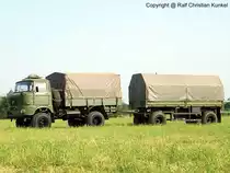 IFA W 50 LA/A - Pritschenfahrzeug Armee mit Anh�nger HL 60, IFA W 50 mit Allrad, Niederdruckbereifung, Dachluke, Seilwinde, entst�rter E-Anlage, NVA - Fahrzeug befindet sich im Bestand des Vereins f�r Milit�rhistorische Rad- und Kettenfahrzeuge Torgau - fotografiert zum  Tag der Begegnung  am 31.05.2008 