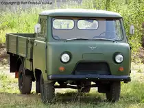 UAZ 452 D - leichtes sowjetisches Pritschenfahrzeug, Allrad, Sowjetarmee, CA, NVA - fotografiert zum  Tag der Begegnung  am 31.05.2008 beim Verein f�r Milit�rhistorische Rad- und Kettenfahrzeuge Torgau 