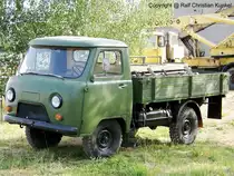 UAZ 452 D - leichtes sowjetisches Pritschenfahrzeug, Allrad, Sowjetarmee, CA, NVA - fotografiert zum  Tag der Begegnung  am 31.05.2008 beim Verein f�r Milit�rhistorische Rad- und Kettenfahrzeuge Torgau
