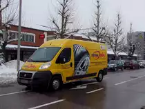 FIAT-Transporter von Reifen-John ist wohl mit einer Ladung Winterreifen im verschneiten Ried i.I. eingetroffen;100212