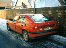 Dieses Papierbild habe ich in meinem Archiv gefunden und eingescannt: Mein Alfa Romeo 33 1.7 16V Boxer, mit 132 PS bei 1000 kg Leergewicht sehr temperamentvoll. Gekauft 1990.  
