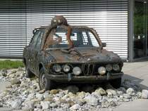 BMW (von vorn) vor dem Buchheim-Museum in Bernried am Starnberger See - 17.06.2006
