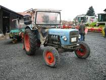 Eicher K�nigstiger steht in der Landmaschinenausstellung der Gebr�der Herrlich in Hofbieber-Langenbieber anl. des 50-j�hrigen Firmenjubil�ums am 20.03.2010