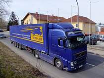 VOLVO FH440 aus der Ukraine ist in Ried i.I. unterwegs;100319