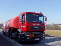 MAN TGA18.440 transportiert lt. Gefahrenguttafel Diesel bzw. Heiz�l;100319