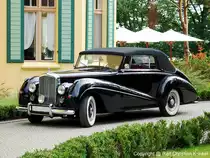 Bentley Mk VI Drophead Coup� - herlicher Wagen mit 4,5-Liter-V6-Frontmotor - fotografiert am 29.09.2007 zu den British Car Classics auf Schloss Hubertush�he in Storkow (Storkower See) - Copyright @ Ralf Christian Kunkel