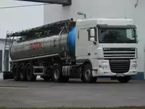 DAF-Tanklaster am 20.M�rz 2010 auf dem Hof der Molkerei von Bergen/R�gen.