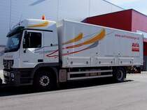 ACTROS1832 einer Minerallhandelsfirma vor den Toren der Messehalle18 om Ried i.I.;100227