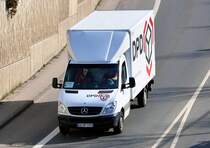 Mercedes Sprinter der  DPD  auf Auslieferungsfahrt in Bonn-Roisdorf - 18.03.2010
