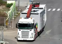 Scania 500, Spedition  Apelrath , mit Fertigbauteilen (B�rocontainer und Garage) in Bonn 18.03.2010